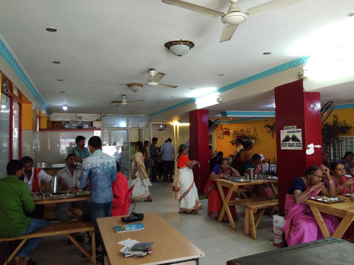 Hotel Minerva Residency Bangalore Esterno foto