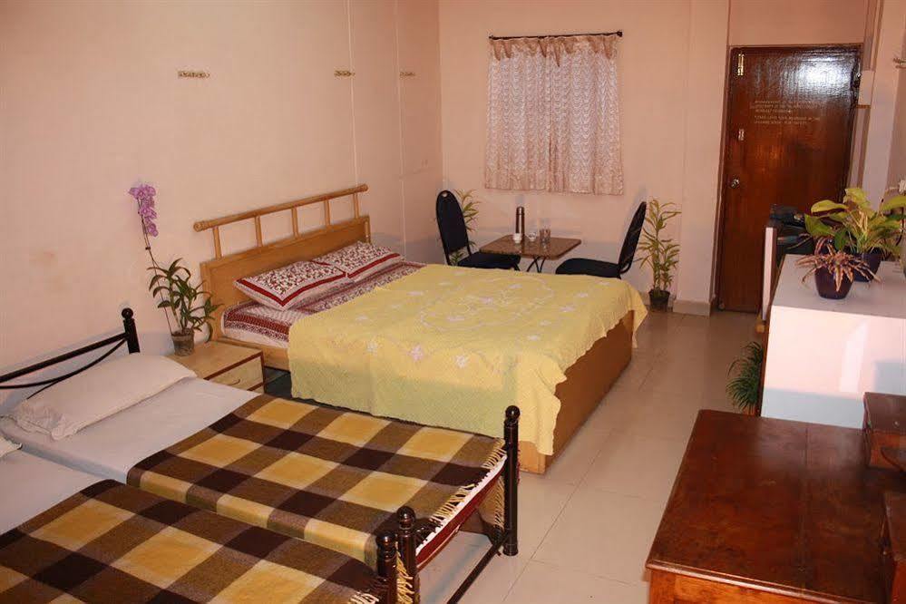 Hotel Minerva Residency Bangalore Esterno foto